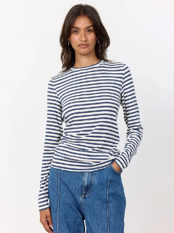 Levete Room Ika Stripe T-Shirt in Navy Off White