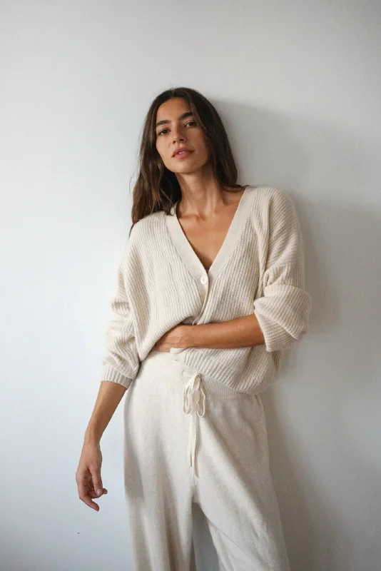 The Cashmere Muma Cropped Cardigan // Moon